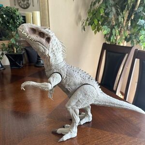 JURASSIC WORLD INDOMINOUS